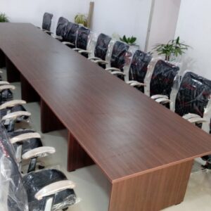 Conference table with Sapele laminate finish